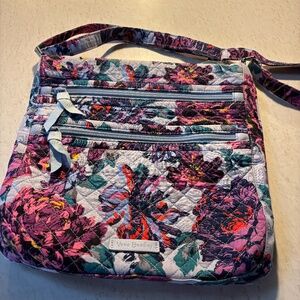 Very Bradley Tote bag. Bordeaux Blooms,